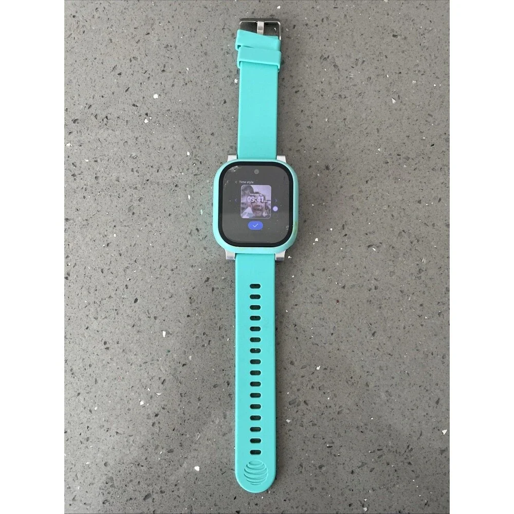 CRACKED! READ! AT&T amiGO Jr. Kids Watch UW538AA AT&T 4G LTE Smartwatch AT&T